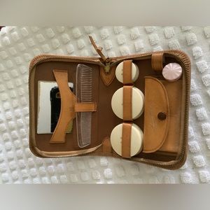 1941 Elizabeth Arden Service Makeup Kit